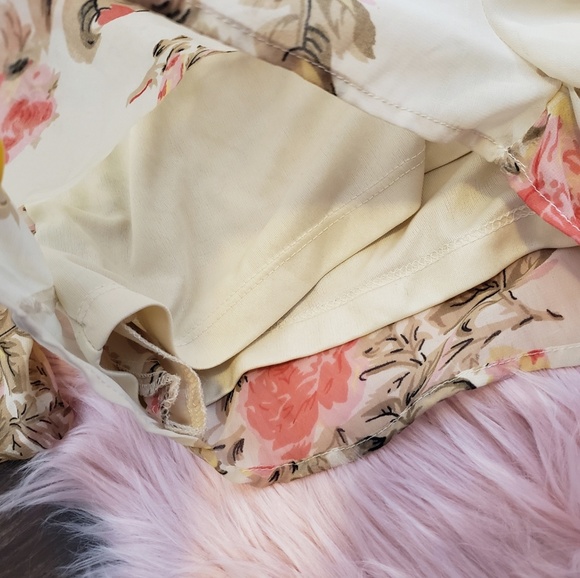 Wet Seal long sleeve flower romper - Picture 3 of 4